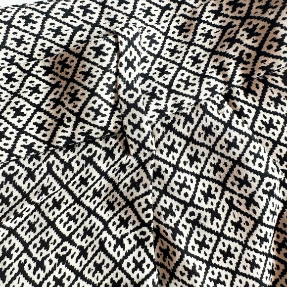 Theory Black and White Silk Print Shorts (Size 4) - Picture 3 of 5